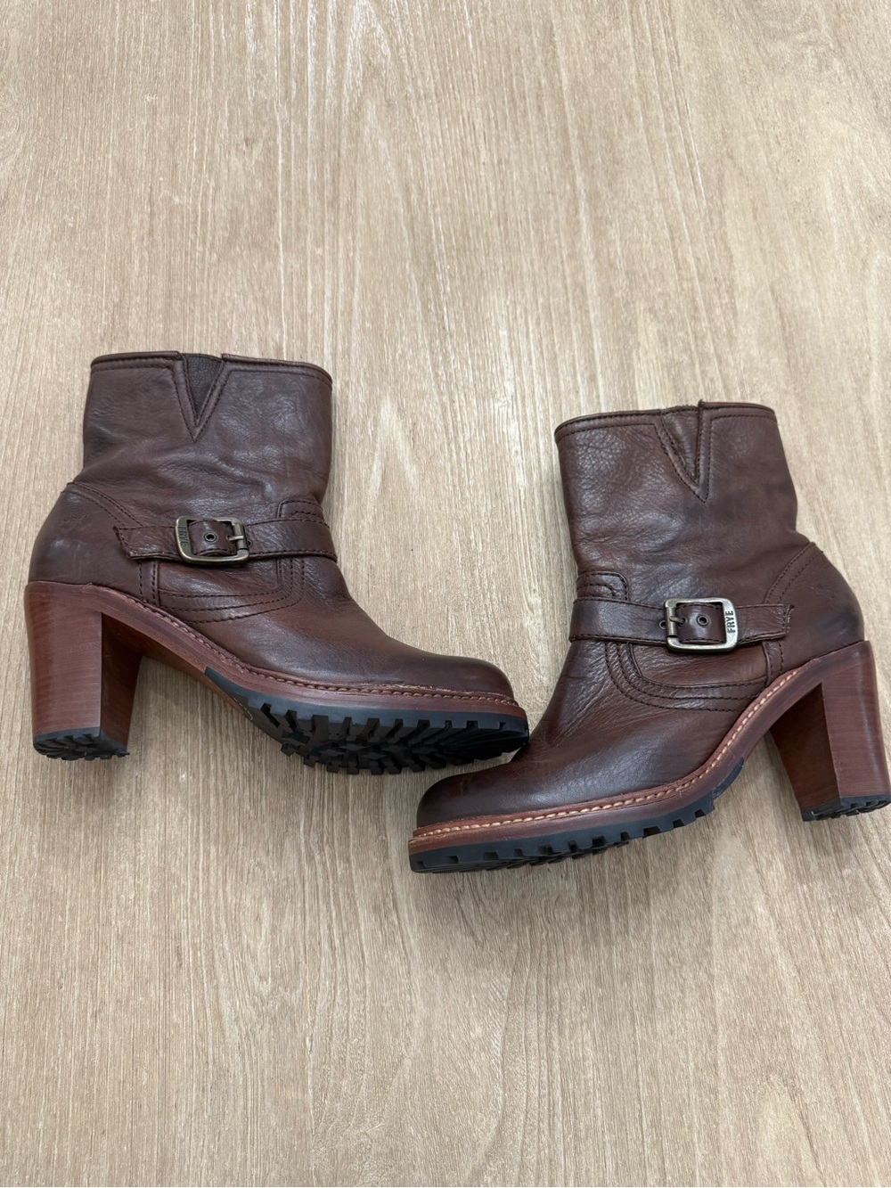 Frye Lucy Engineer Brown Leather Ankle Boots Stacked Heel Moto Booties Size 11